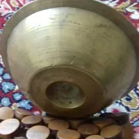 جام برنجی قدیمی کندهکاری شده قدمت 70سال|صنایع دستی و سایر لوازم تزئینی|کرمانشاه, |دیوار