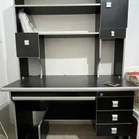 میز کامپیوتر همراه با کتابخانه