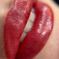 تخفیف آرایش دائم فیبروز و خط چشم و شیدلب