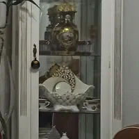 ویترین وساعت سفید