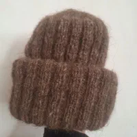کلاه پشمی وپشم شسته ونشسته