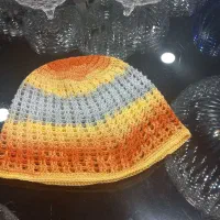 کلاه رنگین کمان نخ