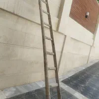 نردبان چوبی 4 متری در حد نو