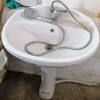 روشویی با شیر آلات و اتصالات