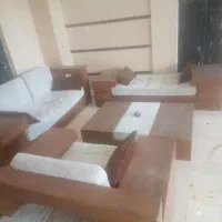 مبلمان به همراه میز وسط