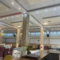 صندوقدار خانم و گارسون