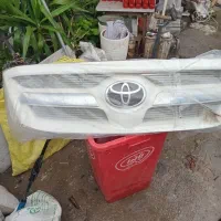 جلو پنجره ماشین ای لوکس