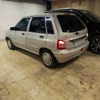 ۱۱۱ نقره‌ای متالیک