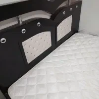 تخت خواب دونفره باتشک درحدنو