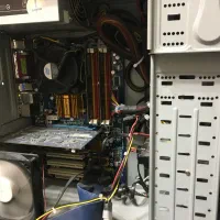 کامپیوتر و سیستم کهنه و قدیمی