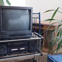 تلویزیون قدیمی کاملا سالم هیتاچی اصل ژاپن|تلویزیون و پروژکتور|اصفهان, سروستان|دیوار