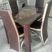 میز نهار خوری ۴ نفره با ۴ صندلی چرم