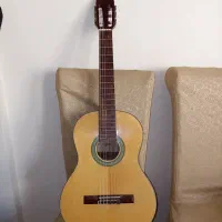 گیتار آریا ak30 اصلی و قدیمی سالم