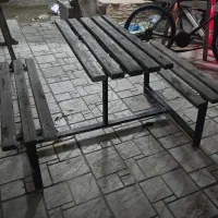 میز و نیمکت چوبی