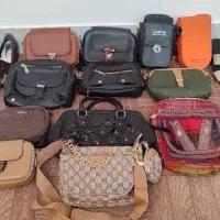 تعدادی کیف و کفش