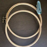 کارگاه چوبی گلدوزی به همراه متر خیاطی