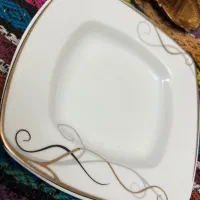 ظروف چینی ۱۸نفره کامل و سرویس کریستال ۶نفره|ظروف سرو و پذیرایی|چهاردانگه (تهران), |دیوار