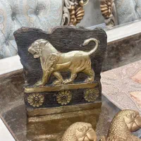 تعدادی مجسمه سنگی جنس کاملا از سنگ تراش دست