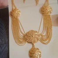 یکی نونو یکی فقط زنجیر کوچک بود
