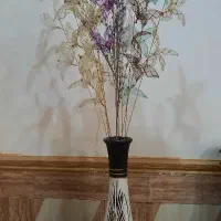 گلدون همرا با گل