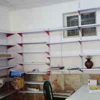 قفسه. ومیز کار