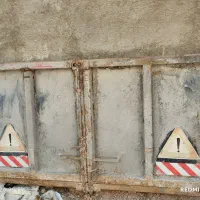 در عقب دولنگه کمپرسی ده چرخ