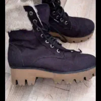 فروش یک جفت پوتین سایز ۳۷