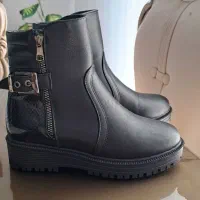 یک جفت بوت چرم