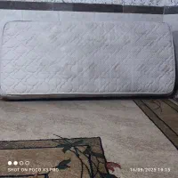 یک تشک طبی فنری نو نو محکم کم استفاده شده تمیز|تشک تختخواب|شیراز, فخرآباد (دروازه کازرون)|دیوار