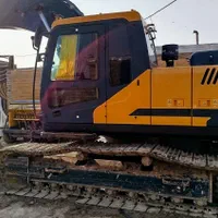 دستگاه بیل مکانیکی اماده برای کار در استان خوزستان