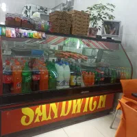 یخچال ویترینی تمیز سالم برای سوپری یا قنادی یا...