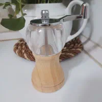 تعدادی لوازم اشپزخانه