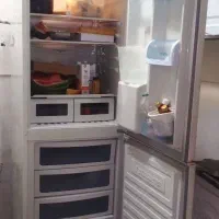 یخچال کارکرده اما تمیز و سالم بسیار قیمت مناسب