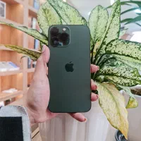 ایفون۱۳پرومکس بدون نقطه رنگ سبز phone13promax