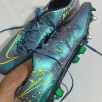 کفش فوتبال پیچی دخسوس دروازبان خارجی