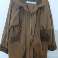 کاپشن یکی گلاه دار یکی بی کلاه  یک گلاداه|لباس|سراب, |دیوار