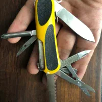 چاقوی چندکاره سفری ویکتورینوکس مدل 2.4913.C8|کوهنوردی و کمپینگ|تهران, تهرانپارس غربی|دیوار