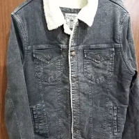 کابشن خلبانی اصل وکت لی و پاییزه|لباس|مهاجران, |دیوار