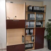 کتابخانه ایستاده