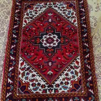 دو عدد فرش کناره و زرنیم ، زرنیم نو هست|فرش|تبریز, |دیوار