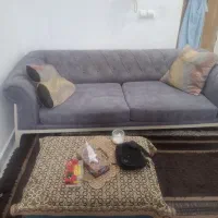 یه مبل چهار نفره چستر و یک مبل تک نفره چستر