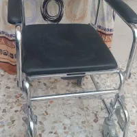 ویلچر حمام و دستشویی