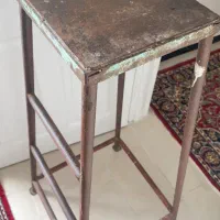 چهار پایه آهنی