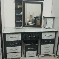 فروش دوتا کمد و یک دراور