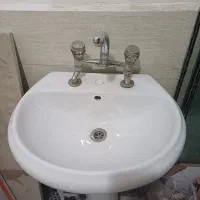 روشویی ایستاده همراه با شیرآلات|لوازم سرویس بهداشتی|خرمآباد, |دیوار