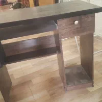 یکعدد میزتحریر ام دی اف