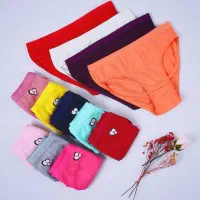 بسته بندی وسط کار و زیگزاال دوز خانم نیازمندیم