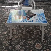 میز و صندلی کودک بسیار سالم و کاملا تمیز نو
