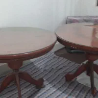 سه عدد میز سالم فقط یکی ازمیزا شیشه شکسته