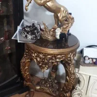 مجسمه سالم زیبا کناره مبلمان وپذیرای